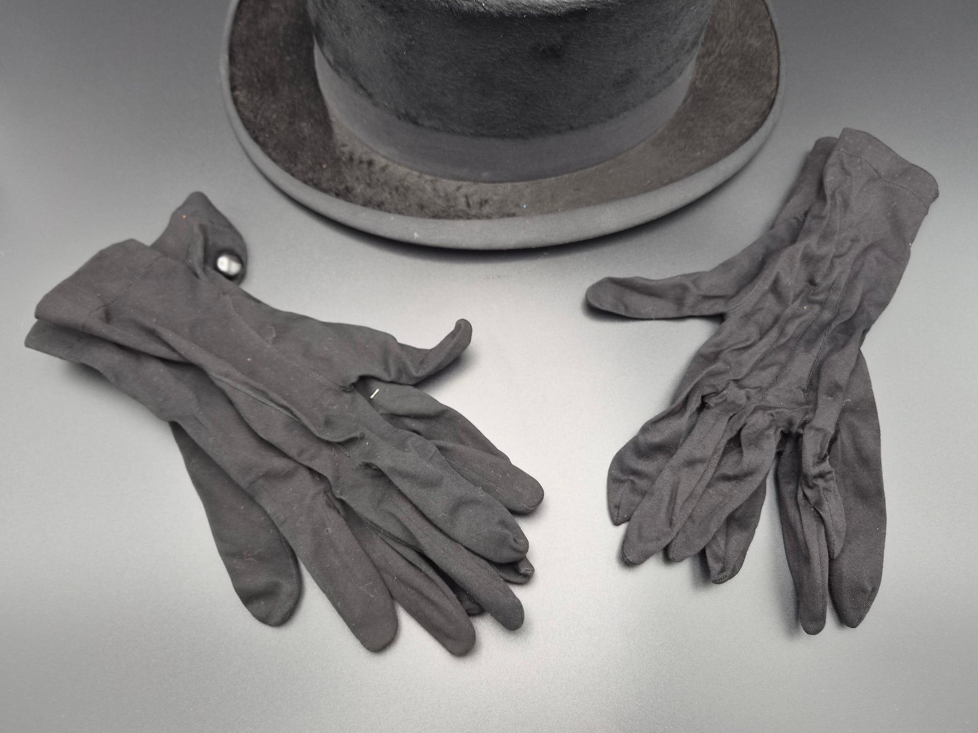 Antieke Hoge Hoed Molsvel incl. Originele Doos &amp; Handschoenen – Ed. Pelger Den Haag