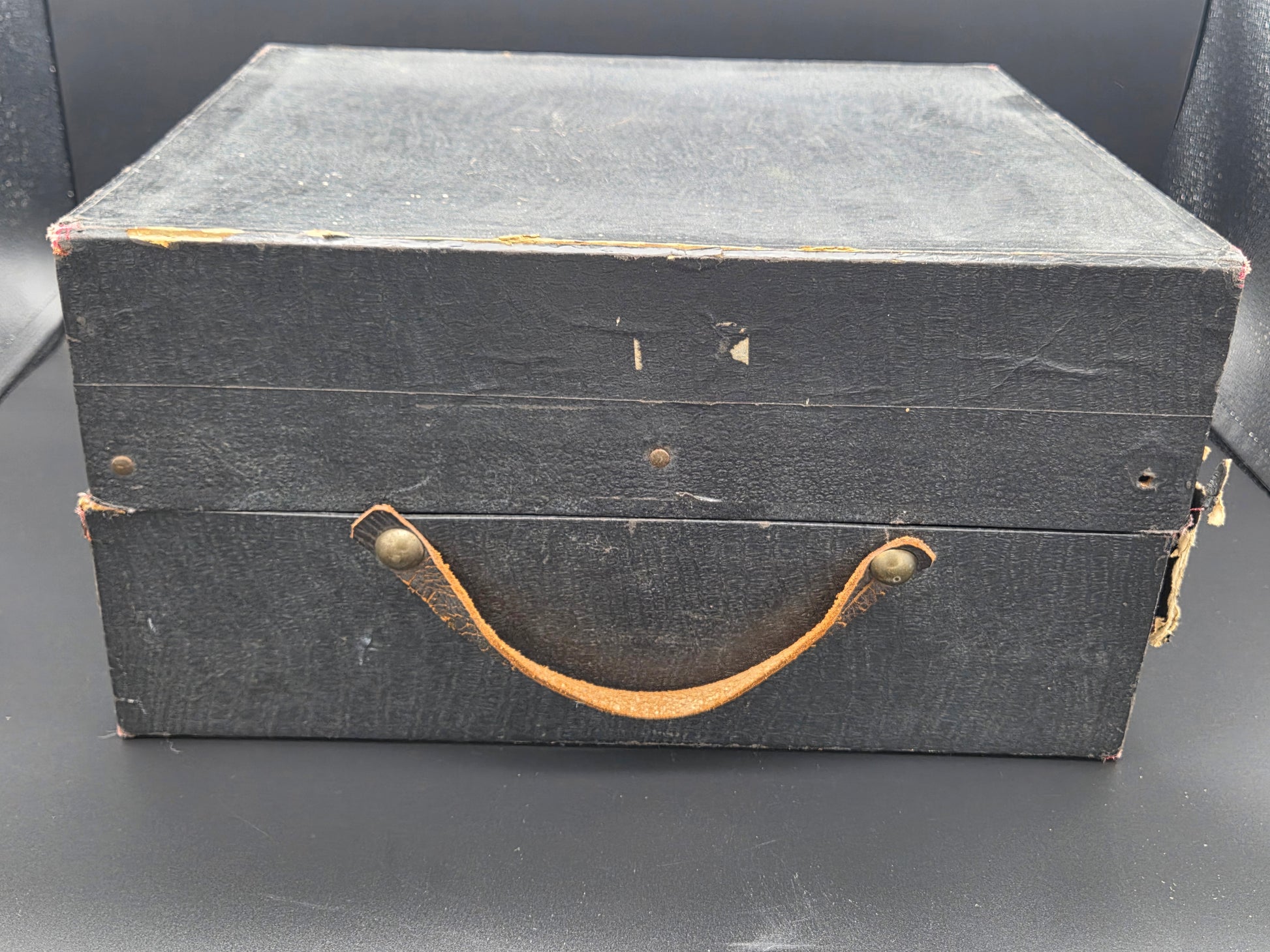 Antieke Hoge Hoed Molsvel incl. Originele Doos &amp; Handschoenen – Ed. Pelger Den Haag