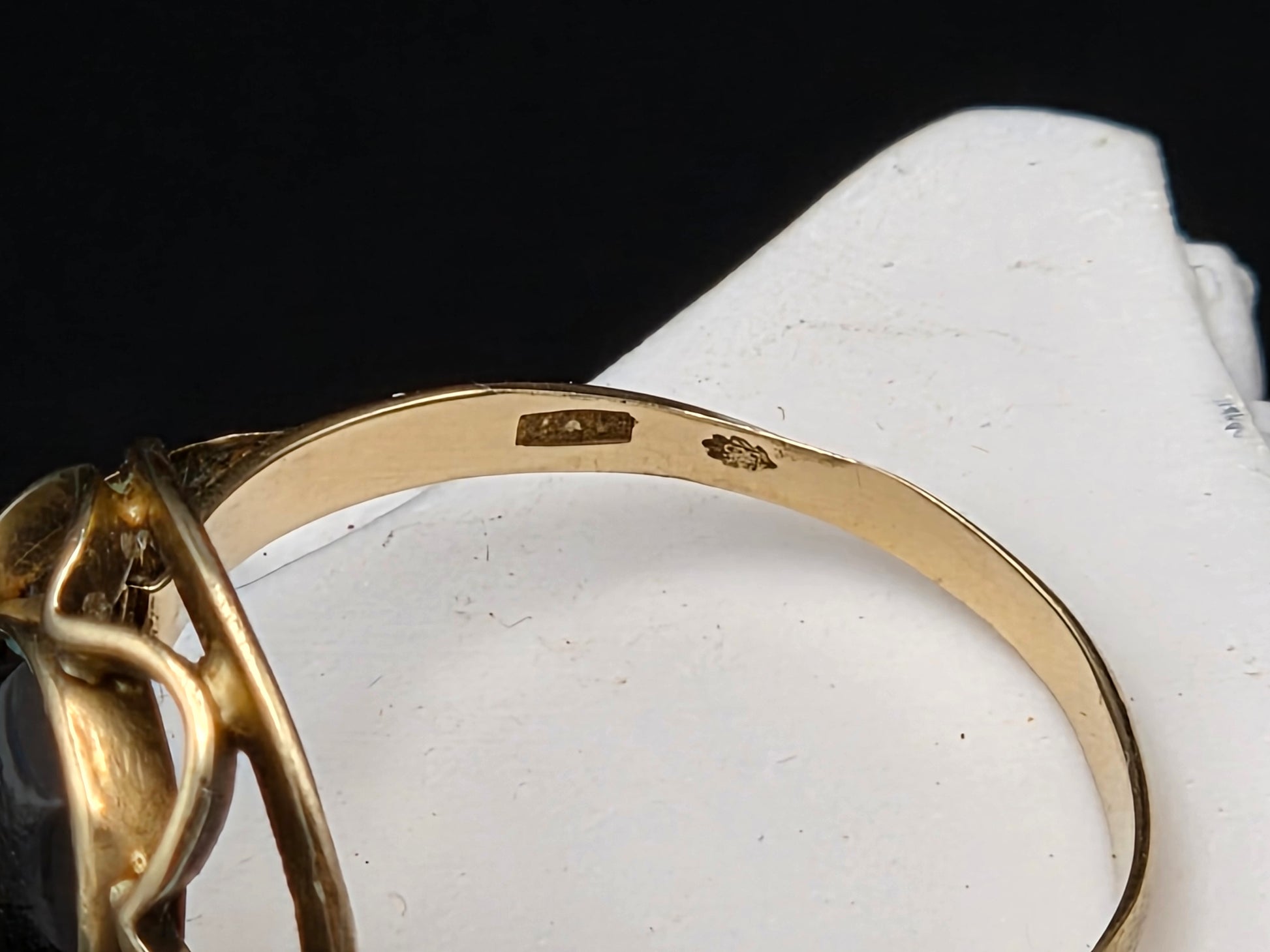 Vintage 14 Karaat Gouden Ring met Facetgeslepen Granaat – Maat 17,75 (56)