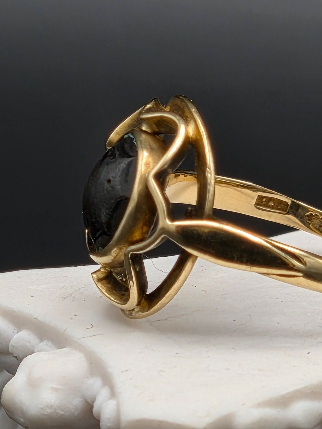 Vintage 14 Karaat Gouden Ring met Facetgeslepen Granaat – Maat 17,75 (56)
