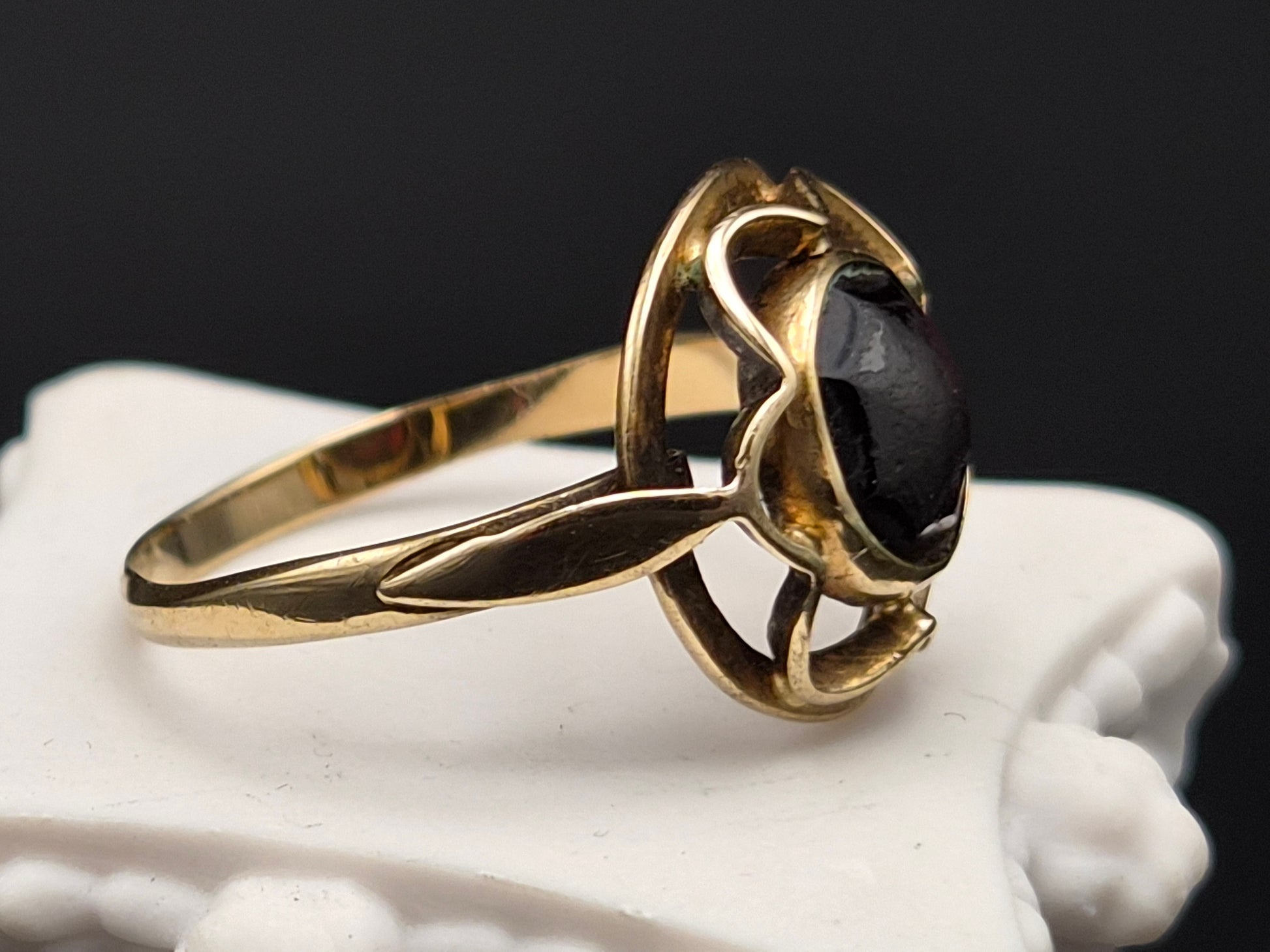 Vintage 14 Karaat Gouden Ring met Facetgeslepen Granaat – Maat 17,75 (56)
