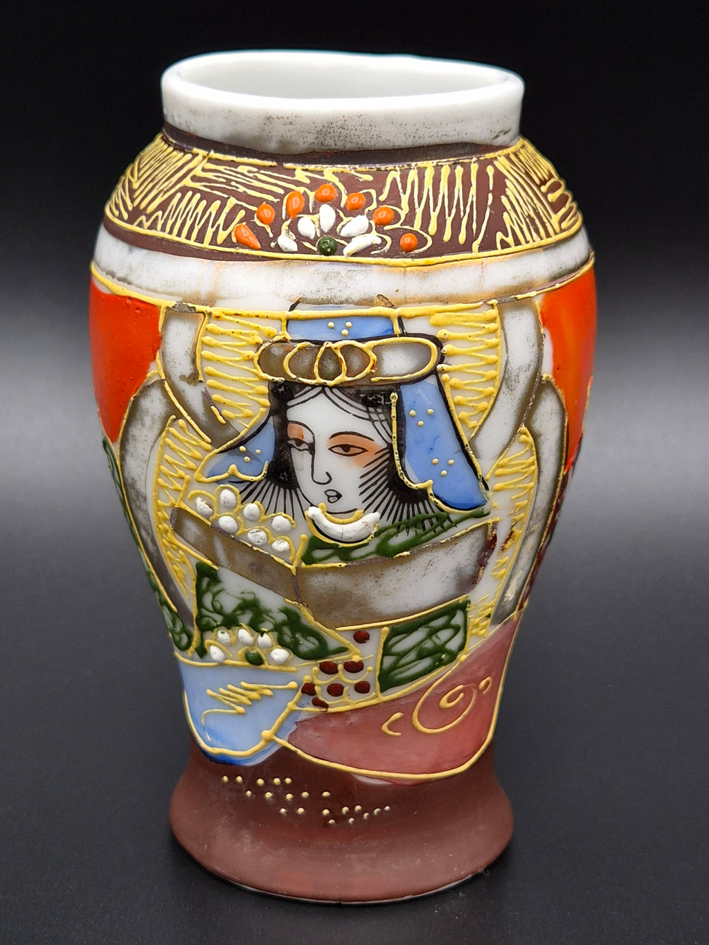 Vintage Japans Satsuma-stijl Porseleinen Vaasje – Godin Kannon &amp; Arhats (9,2 cm)