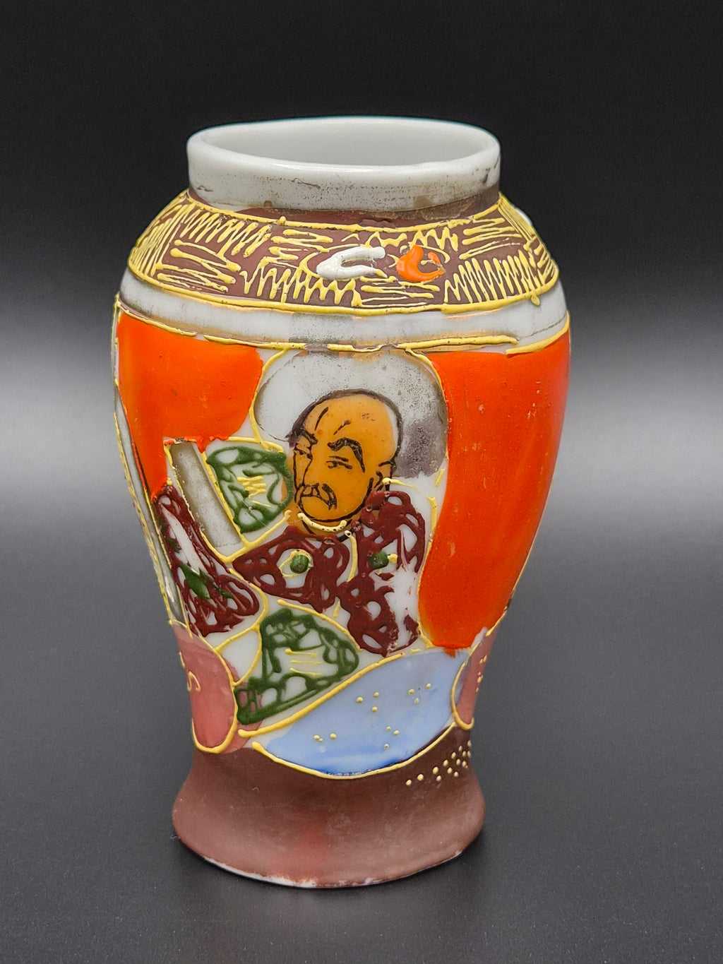 Vintage Japans Satsuma-stijl Porseleinen Vaasje – Godin Kannon &amp; Arhats (9,2 cm)