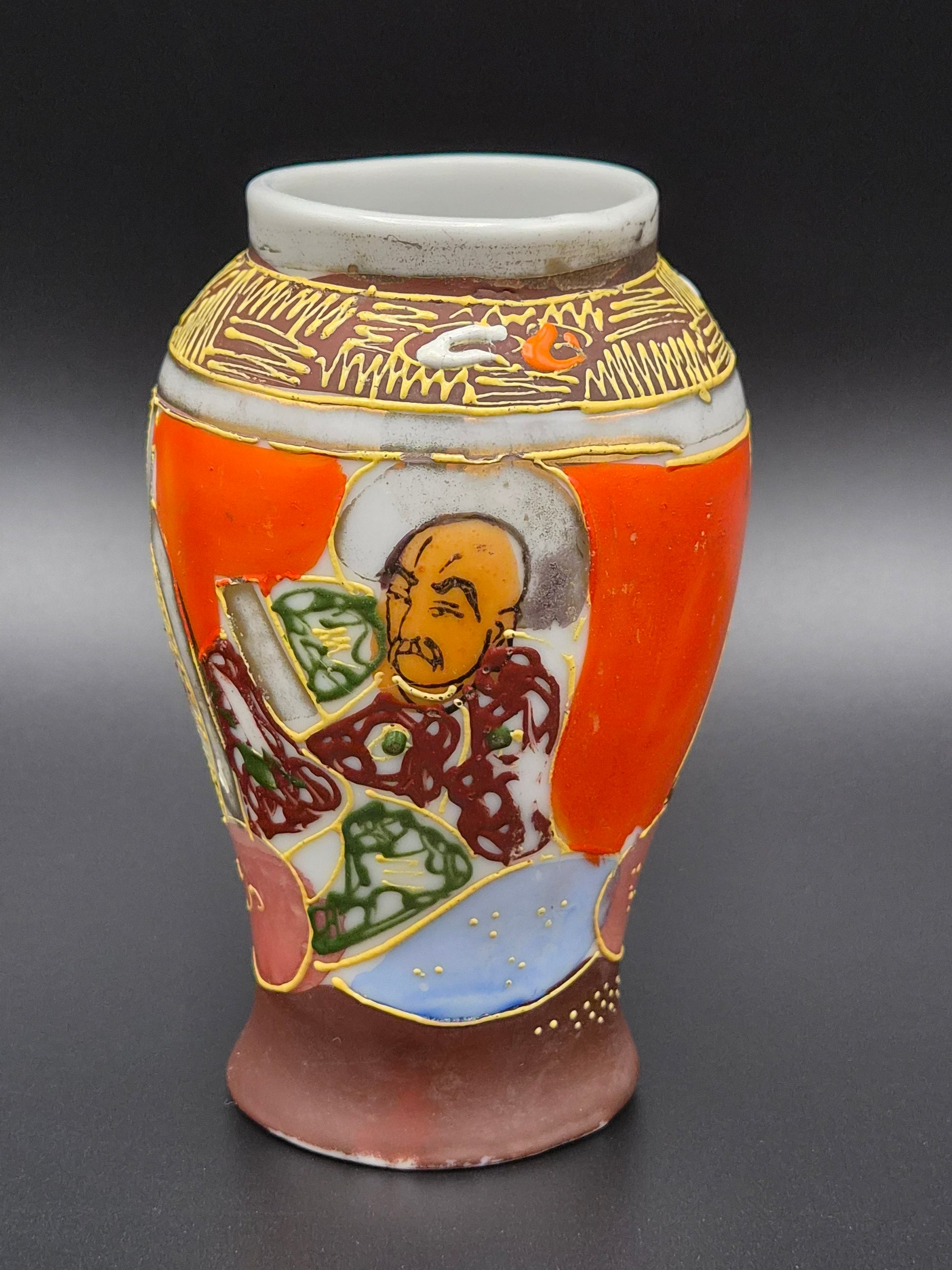 Vintage Japans Satsuma-stijl Porseleinen Vaasje – Godin Kannon &amp; Arhats (9,2 cm)