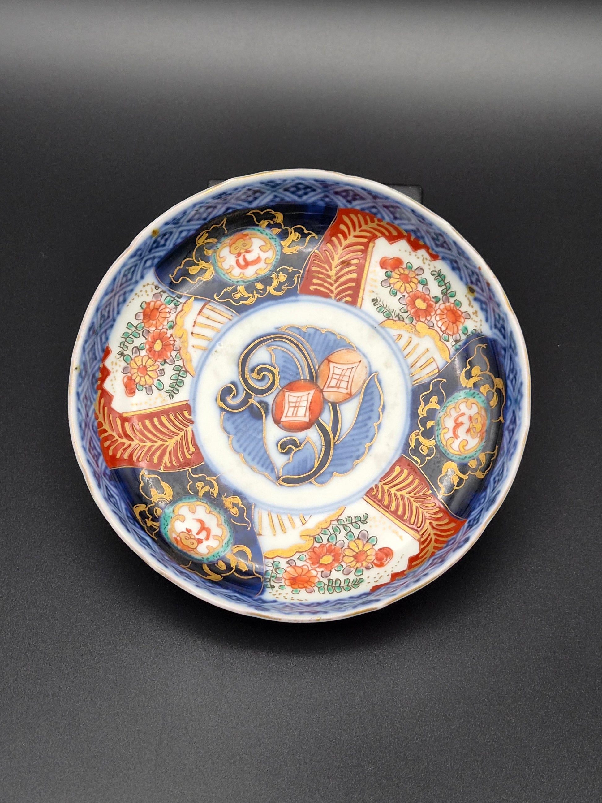 Antiek Japans Imari Porseleinen Schoteltje – Edo Periode – ø 12 cm