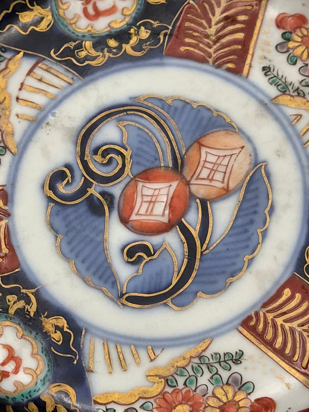 Antiek Japans Imari Porseleinen Schoteltje – Edo Periode – ø 12 cm