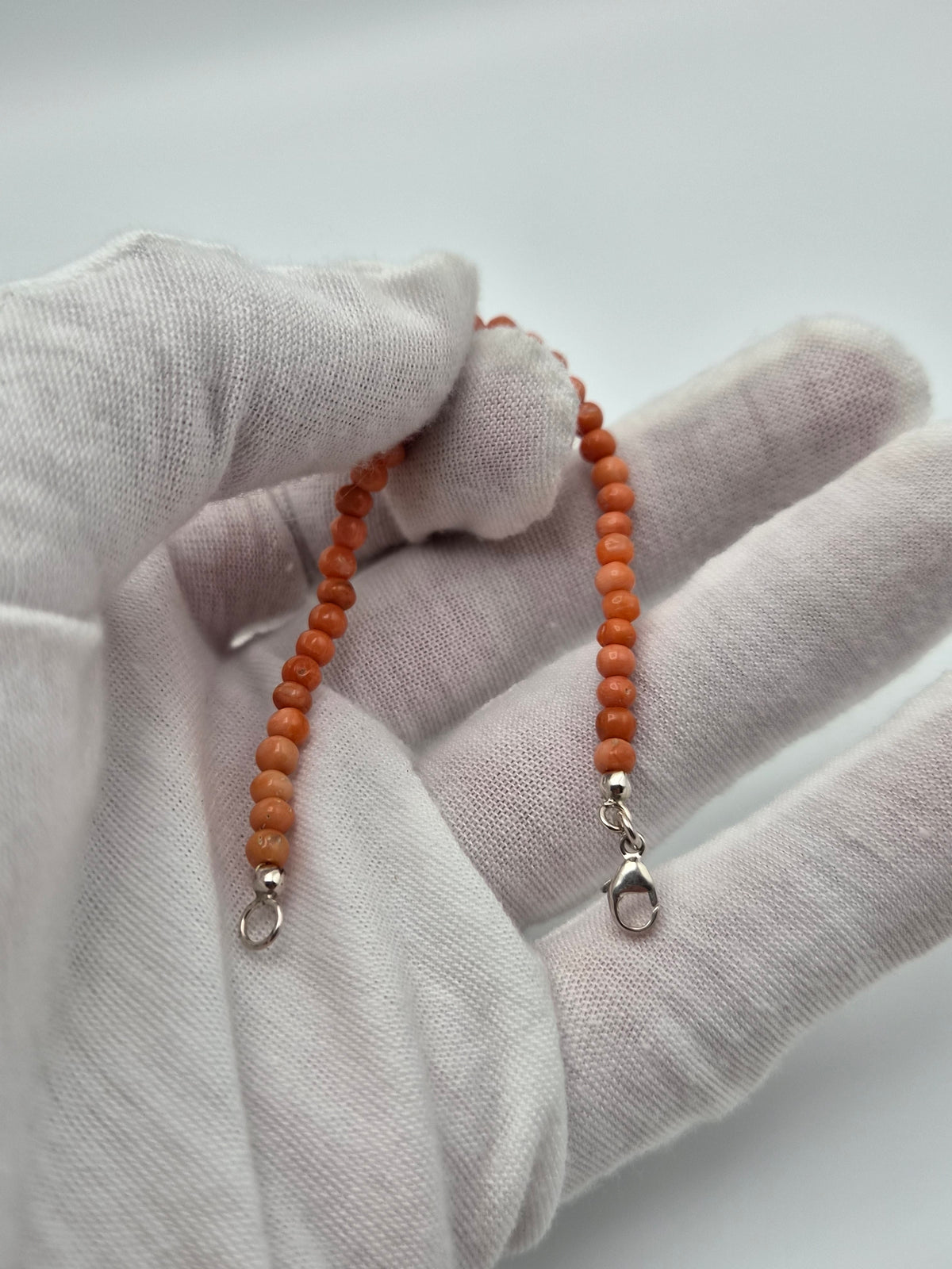 Bloedkoralen Kinderarmband – Zalmroze Koraal – Zilveren slotje