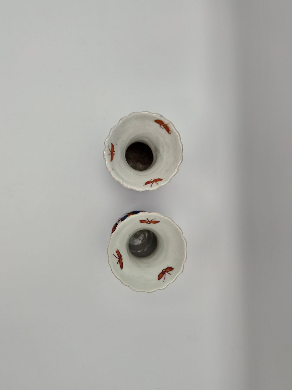 Paar Japanse Imari Vaasjes – Blauw & IJzerrood – ca. 1900