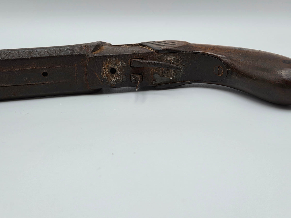 Antiek Dubbelloops Percussie Pistool (ca. 1850) in Wandvitrine – Unieke Militaria Wanddecoratie