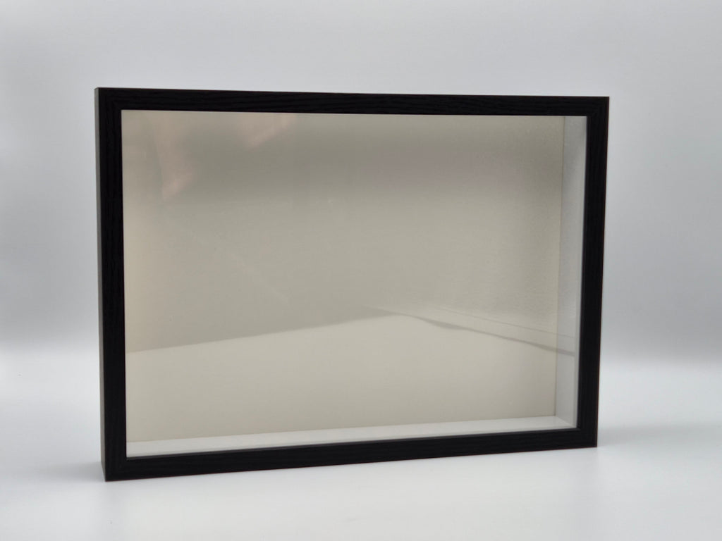 A4 Wandvitrine – Zwarte Displaybox voor Antiek & Verzamelobjecten