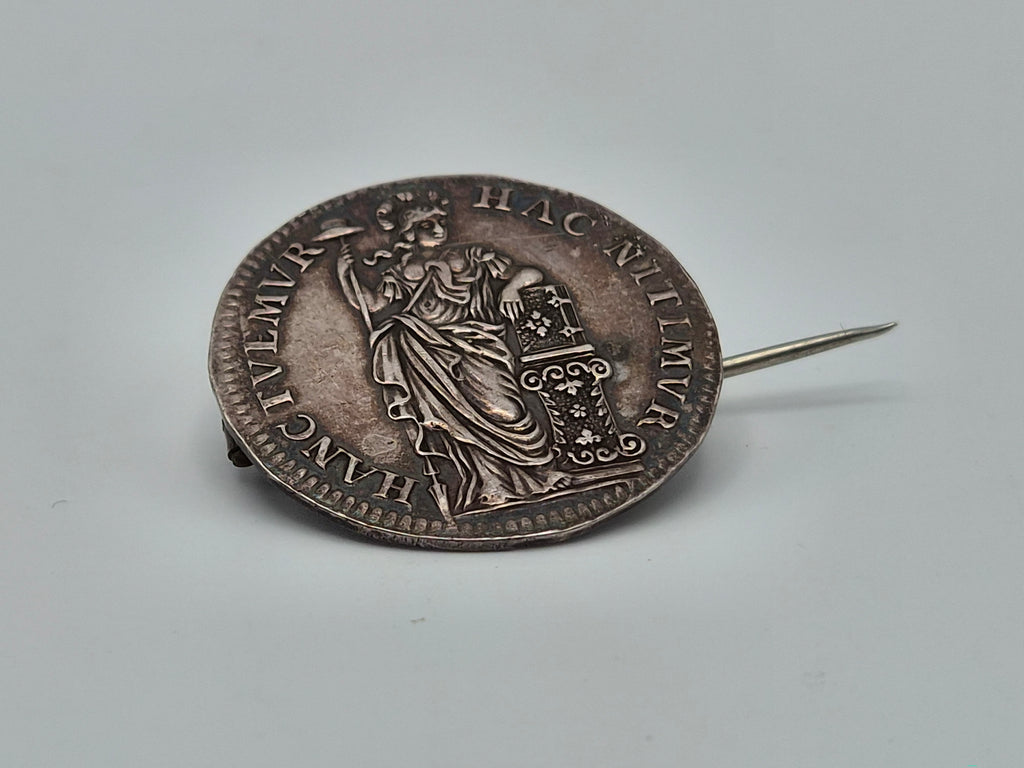 Antieke Zilveren Hollandse X Stuiver 1749 – Dordrecht – Muntbroche