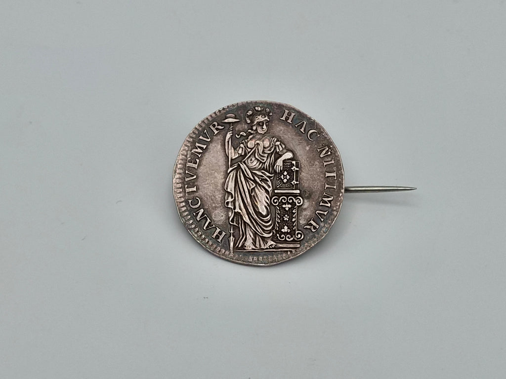 Antieke Zilveren Hollandse X Stuiver 1749 – Dordrecht – Muntbroche