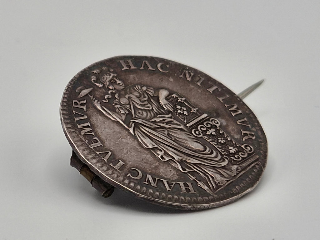 Antieke Zilveren Hollandse X Stuiver 1749 – Dordrecht – Muntbroche