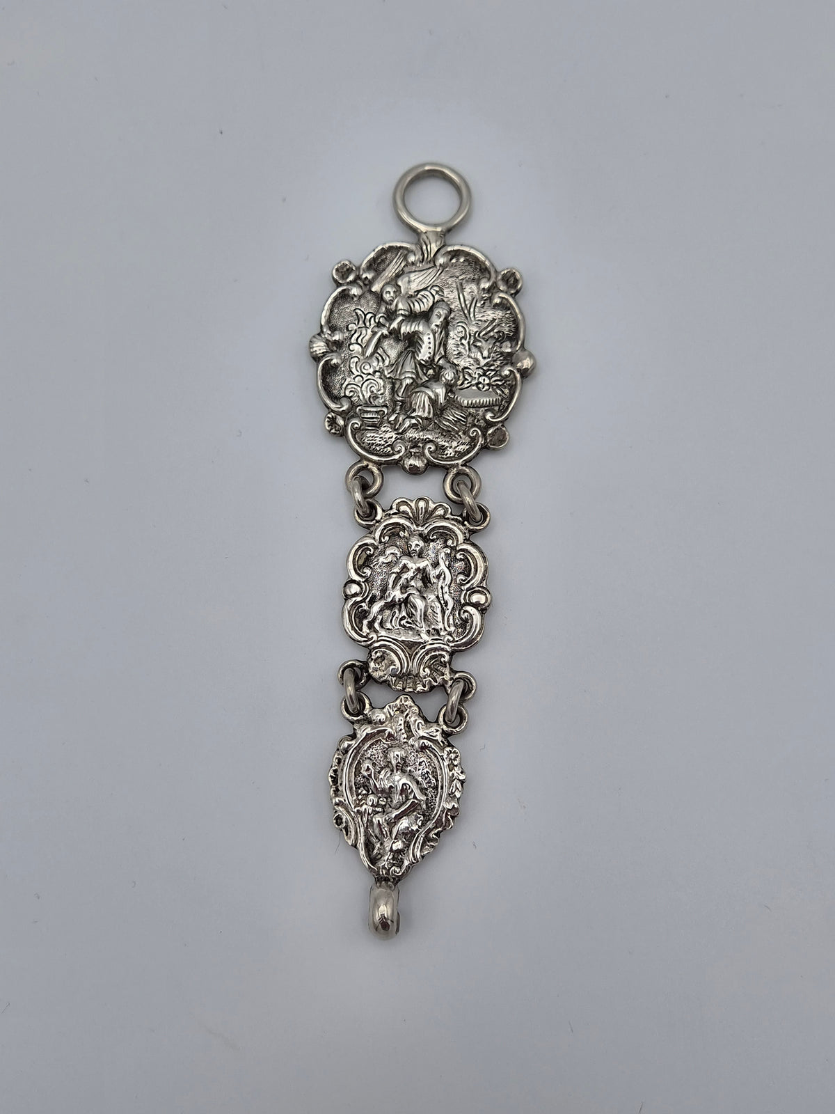 Antieke Zilveren Chatelaine Hanger – Nederlandse Neorococo – Bijbelse Voorstellingen