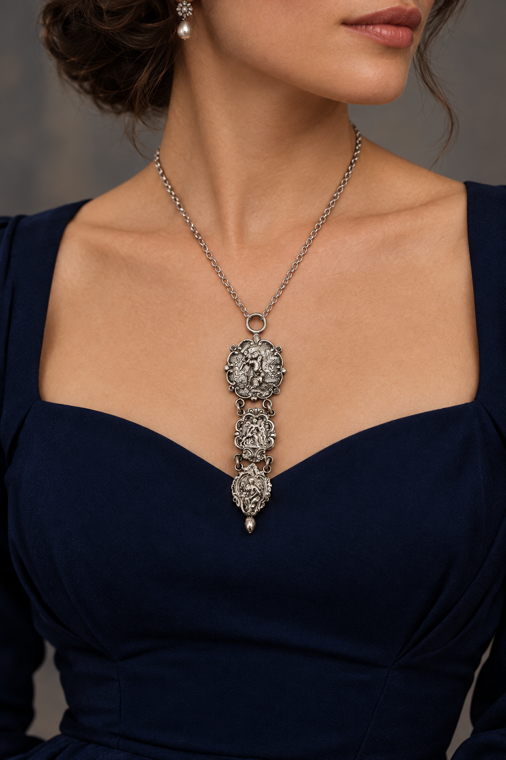 Antieke Zilveren Chatelaine Hanger – Nederlandse Neorococo – Bijbelse Voorstellingen