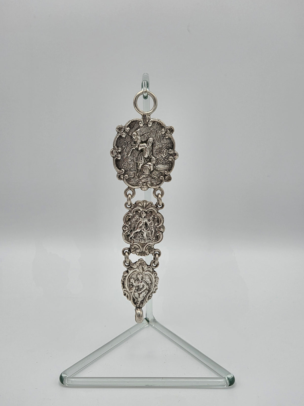 Antieke Zilveren Chatelaine Hanger – Nederlandse Neorococo – Bijbelse Voorstellingen