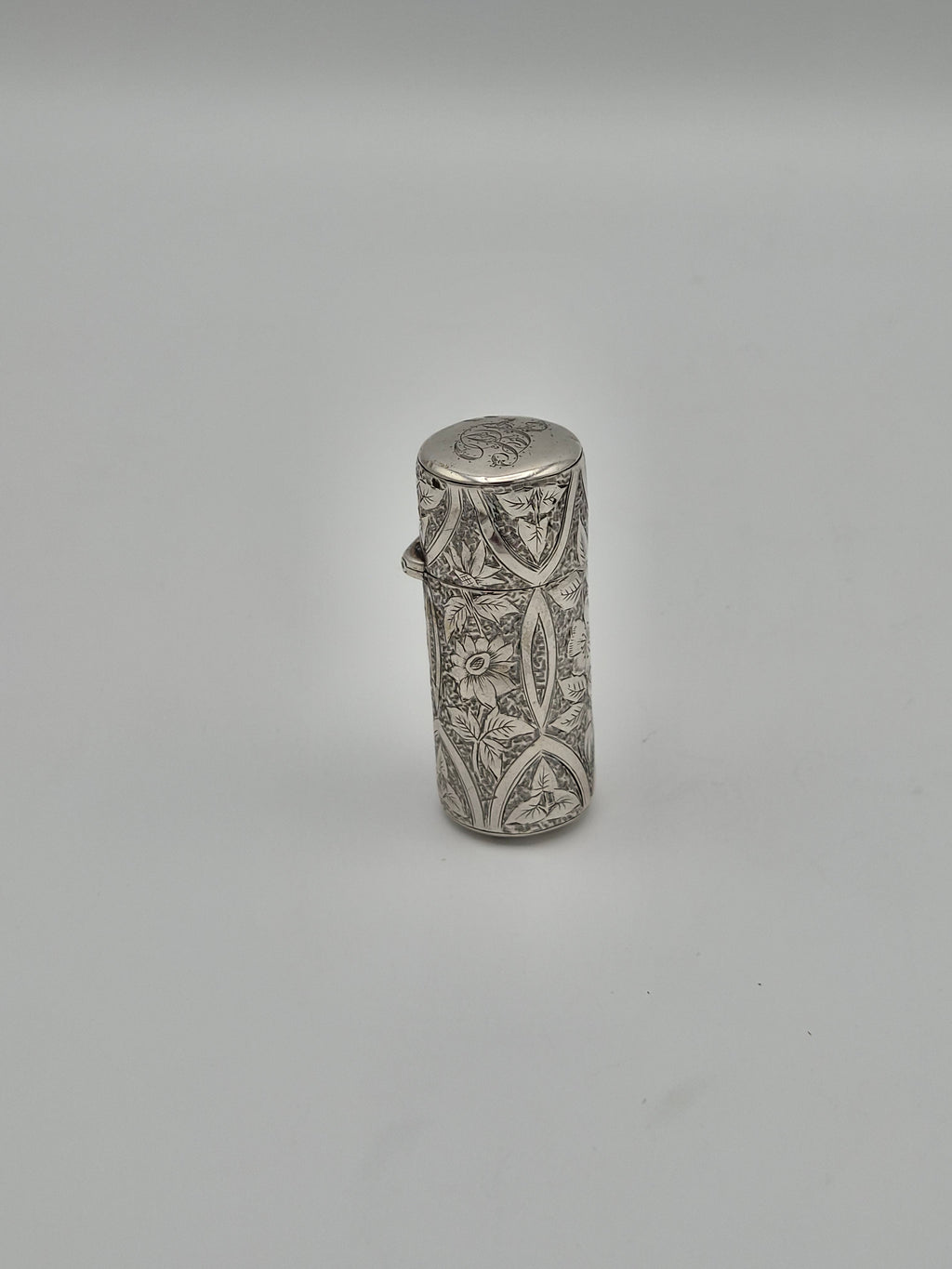 Victoriaans Zilveren Parfumflesje – Floraal Gegraveerd – H.T.B - Sterling
