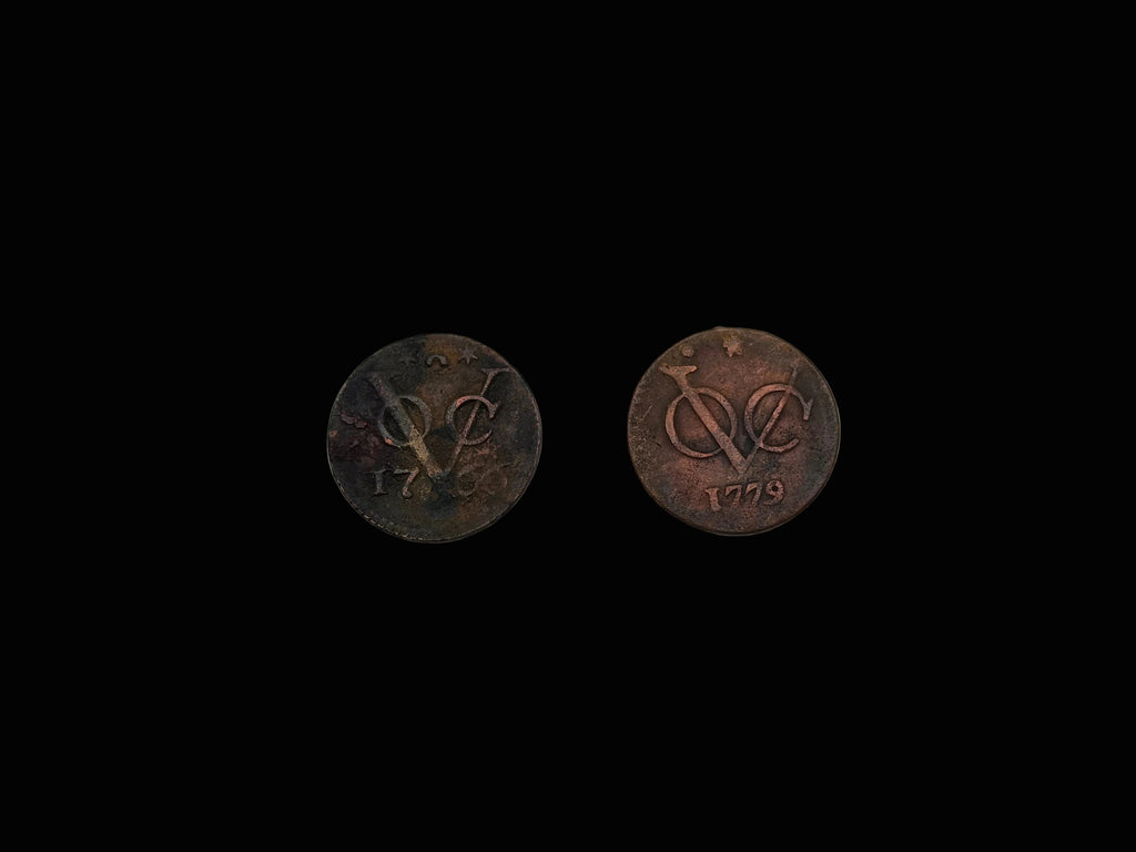 Twee antieke VOC-duiten – Zeeland 1766 en West-Friesland 1779
