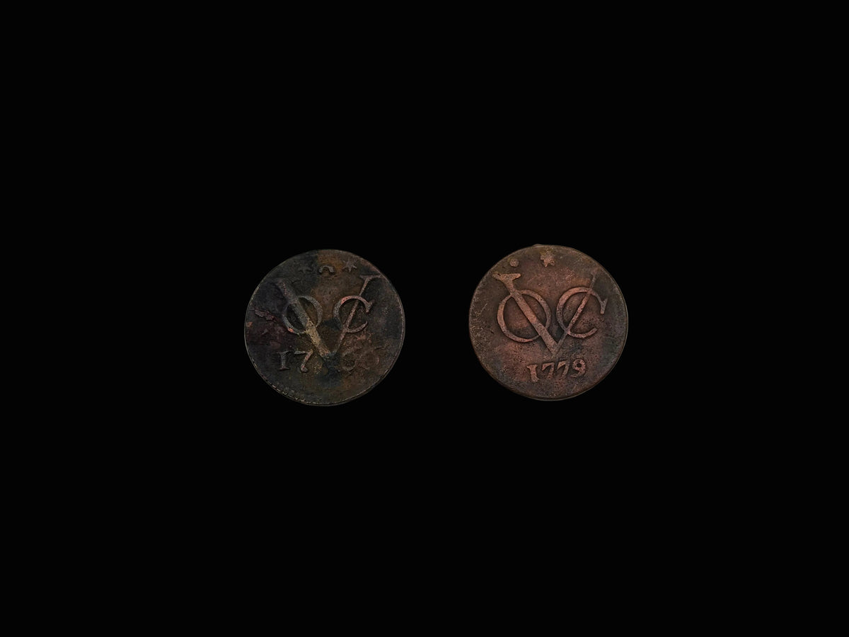 Twee antieke VOC-duiten – Zeeland 1766 en West-Friesland 1779