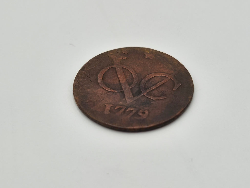Twee antieke VOC-duiten – Zeeland 1766 en West-Friesland 1779