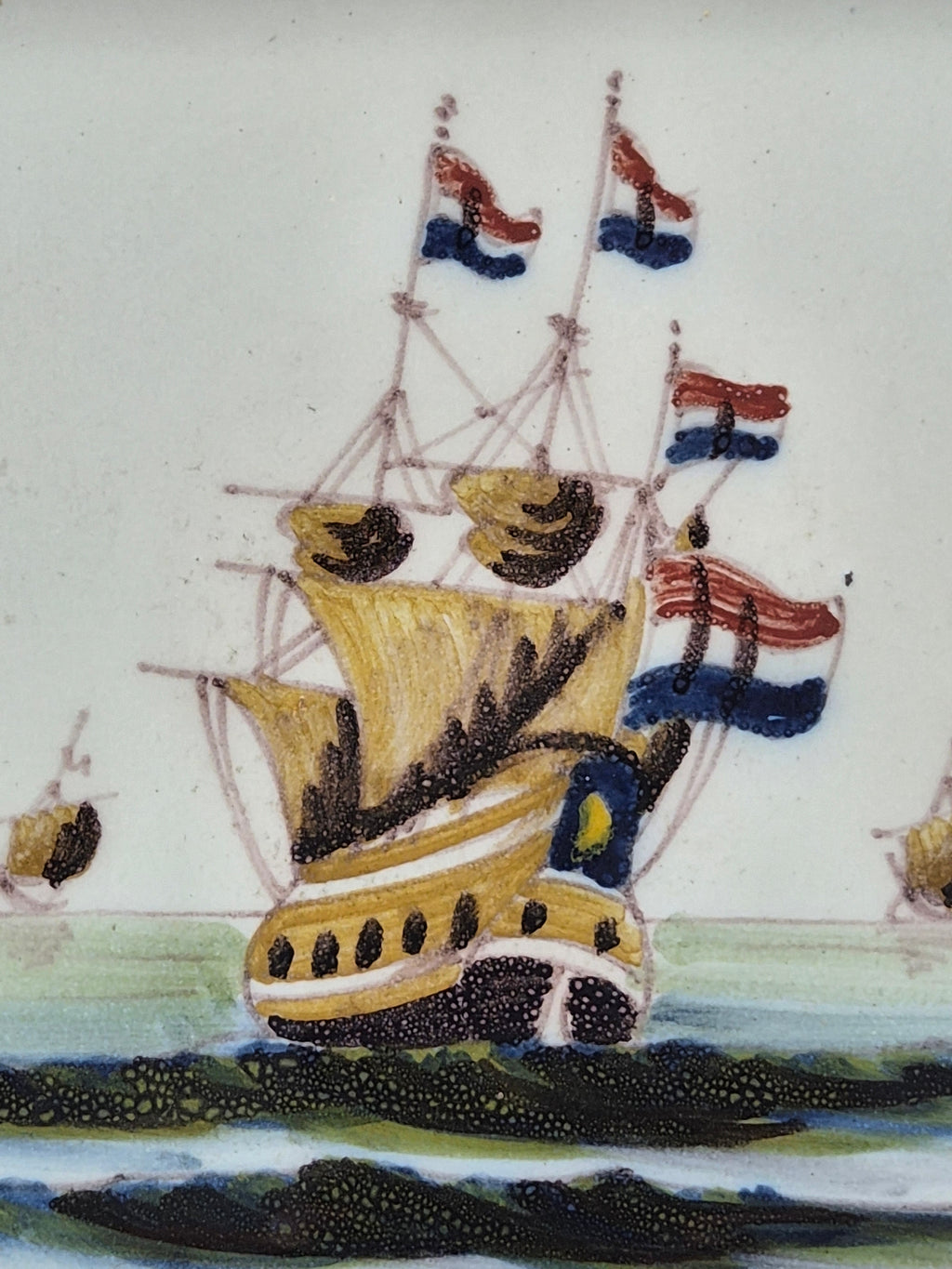 Wandtegel met Hollandse driemaster – Handbeschilderd aardewerk