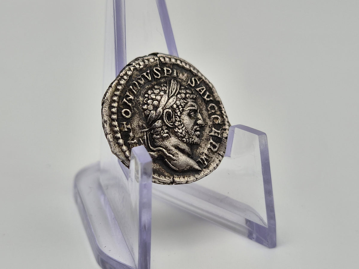 Romeinse zilveren denarius van Caracalla – Sol, ca. 216 n.Chr.