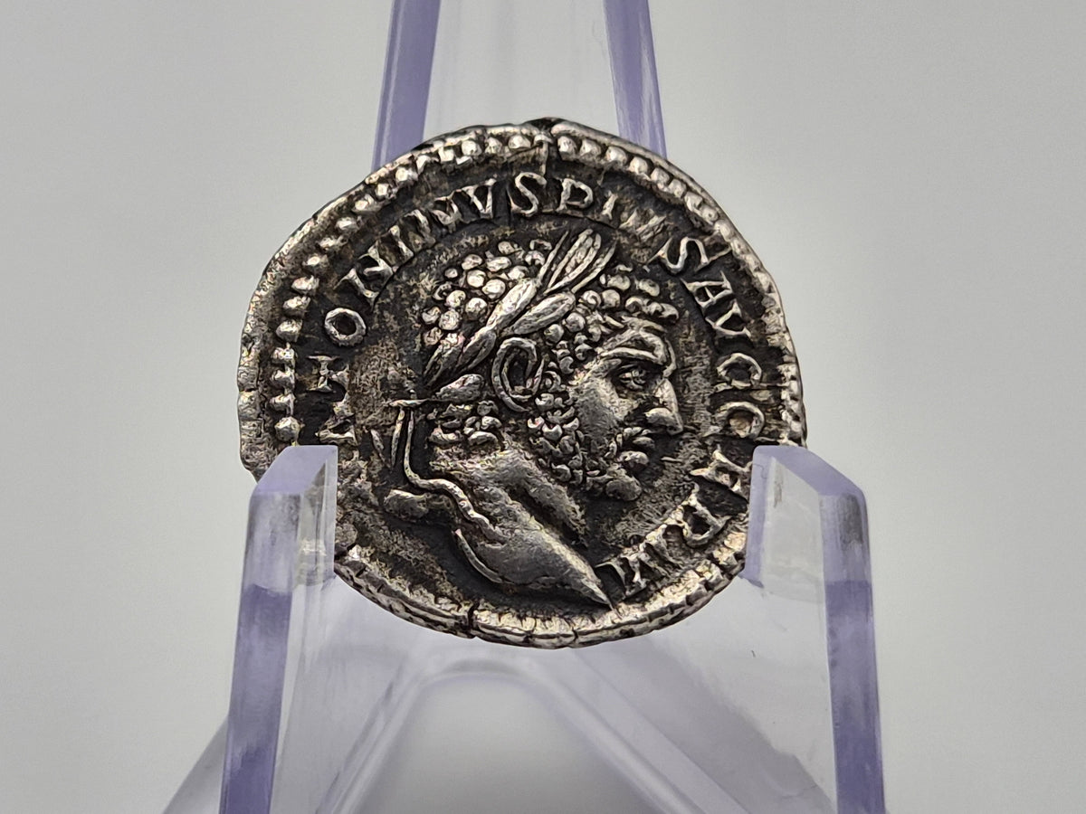 Romeinse zilveren denarius van Caracalla – Sol, ca. 216 n.Chr.