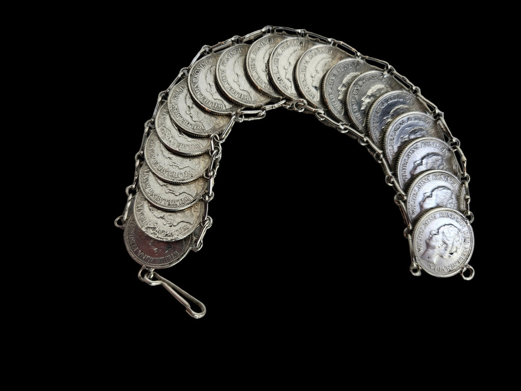  Antieke Zilveren Wilhelmina Dubbeltjes Armband – Symbool van Stil Verzet (WOII)
