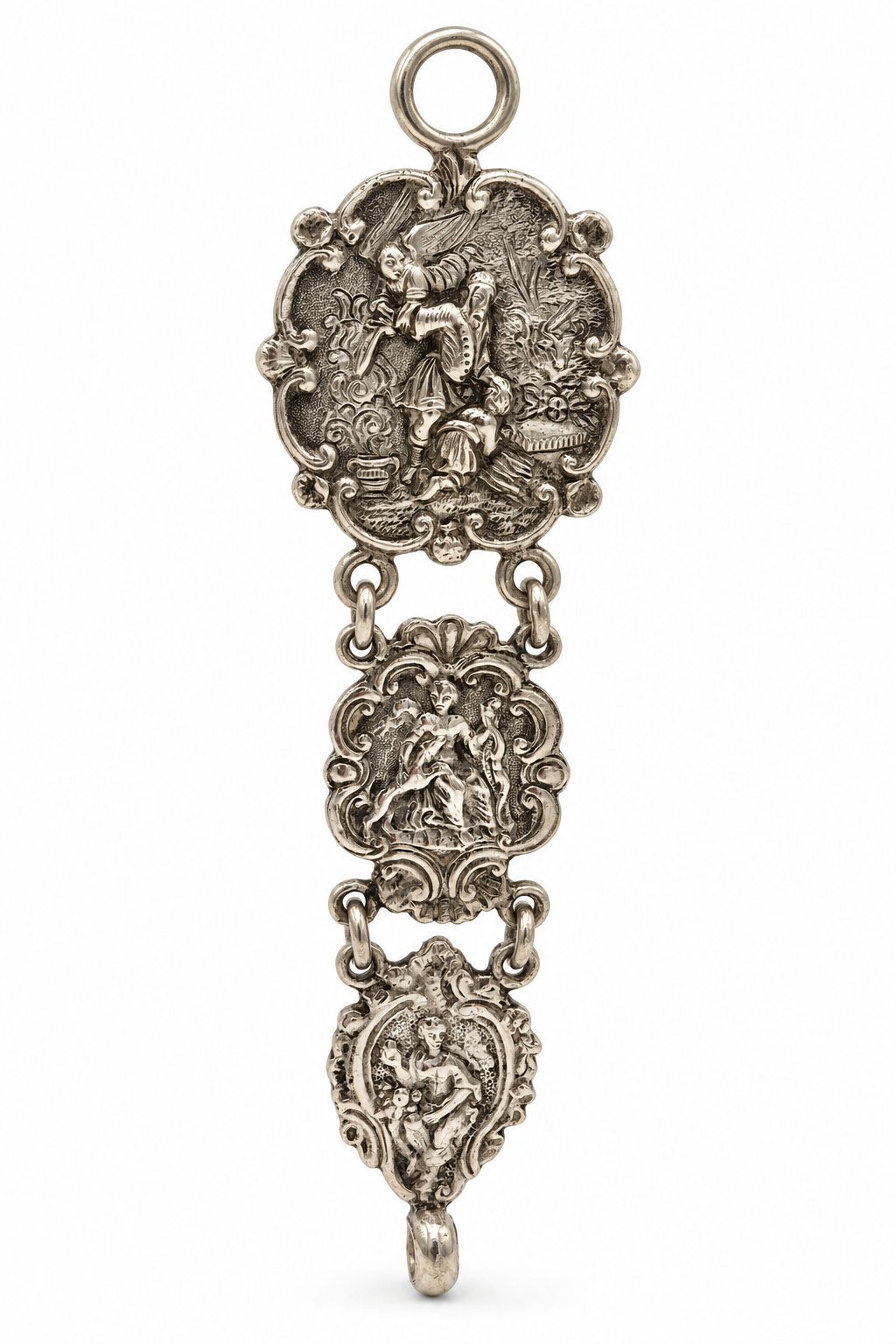 Bijzondere antieke Nederlandse zilveren chatelaine, later omgebouwd tot hanger. Rijk gedecoreerd met drie Bijbelse voorstellingen en Nederlands zwaardje.