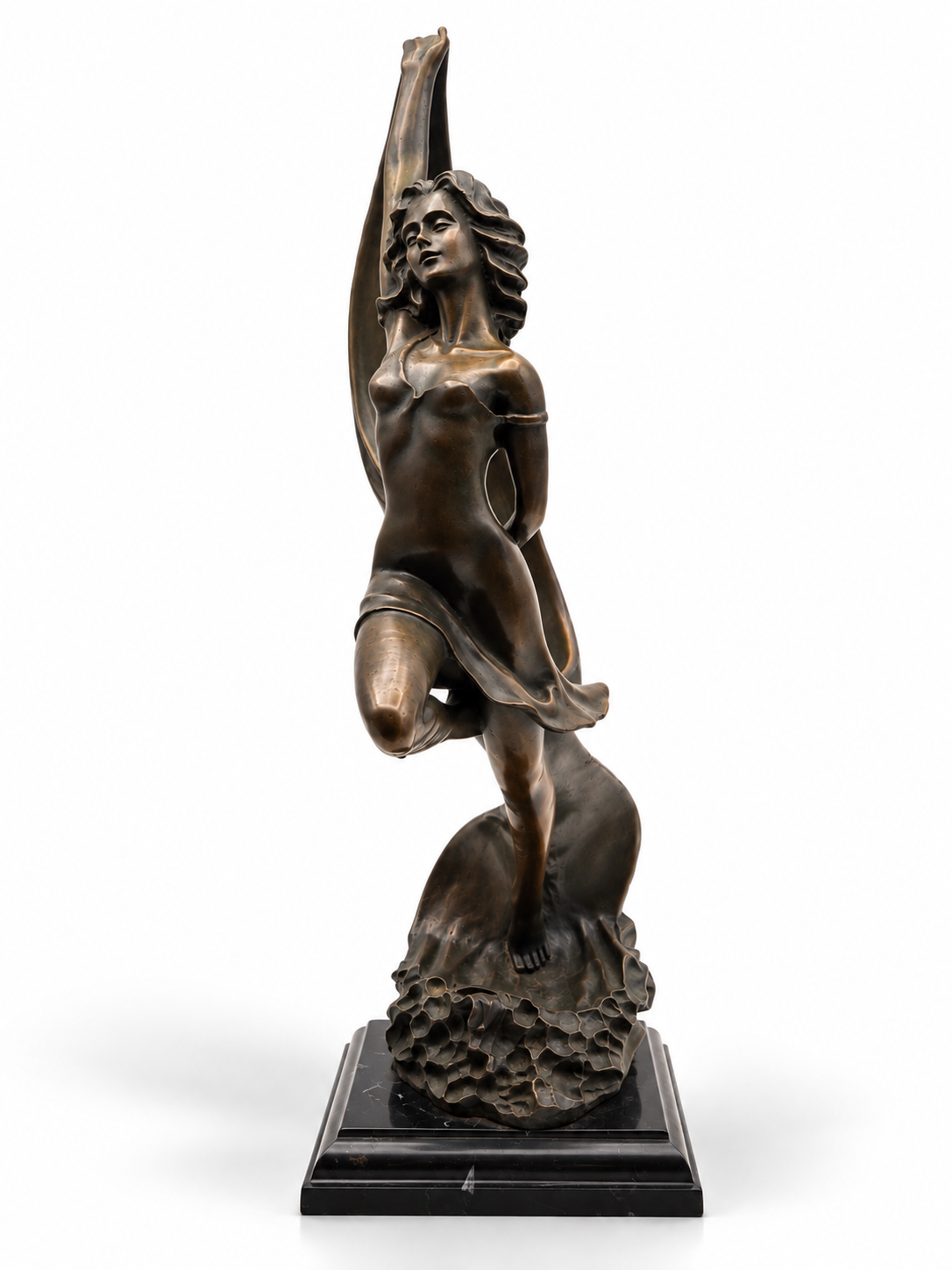 Bronzen dansende vrouw op zwart marmeren sokkel