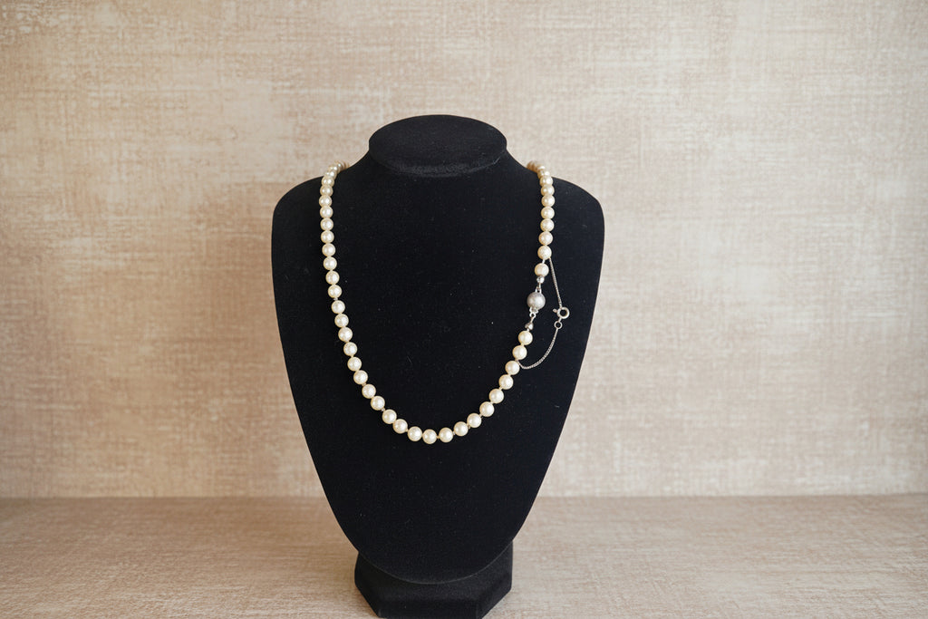 Faux Parelketting met Zilveren Bol Slot