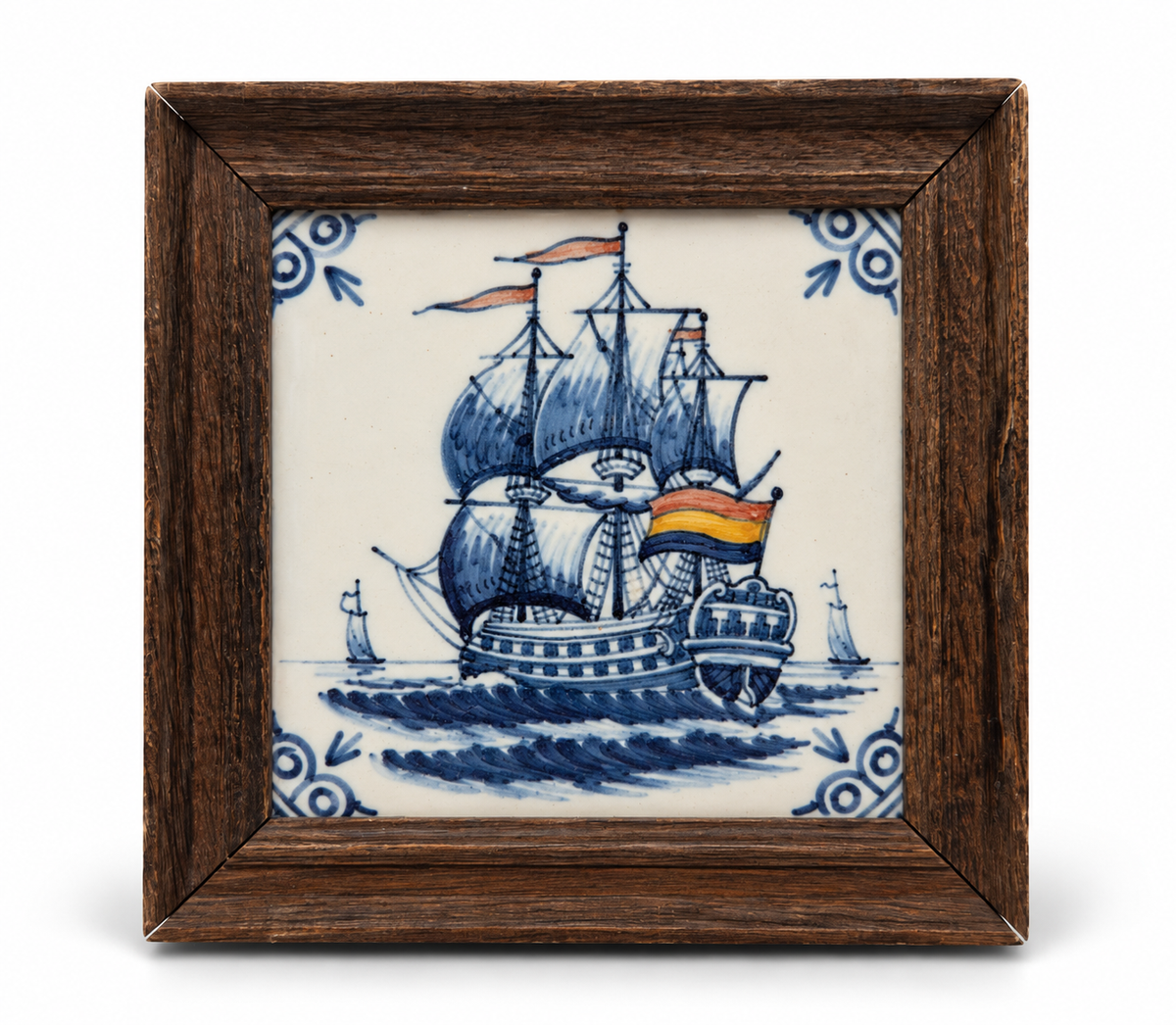 Handgeschilderde wandtegel met zeilschip – Decoratief in houten lijst - Koninklijke Tichelaar Makkum