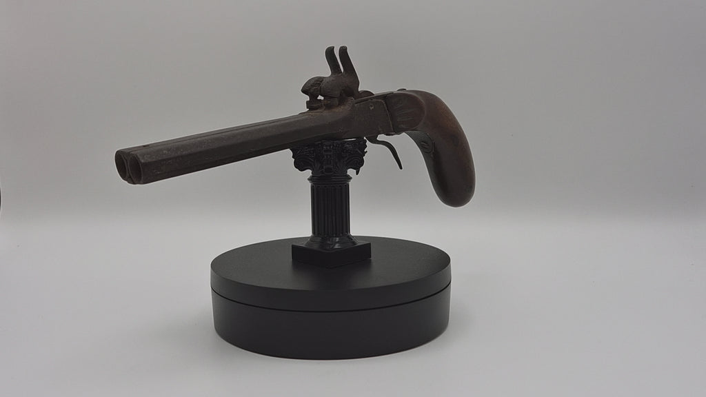 Antiek Dubbelloops Percussie Pistool (ca. 1850) in Wandvitrine – Unieke Militaria Wanddecoratie