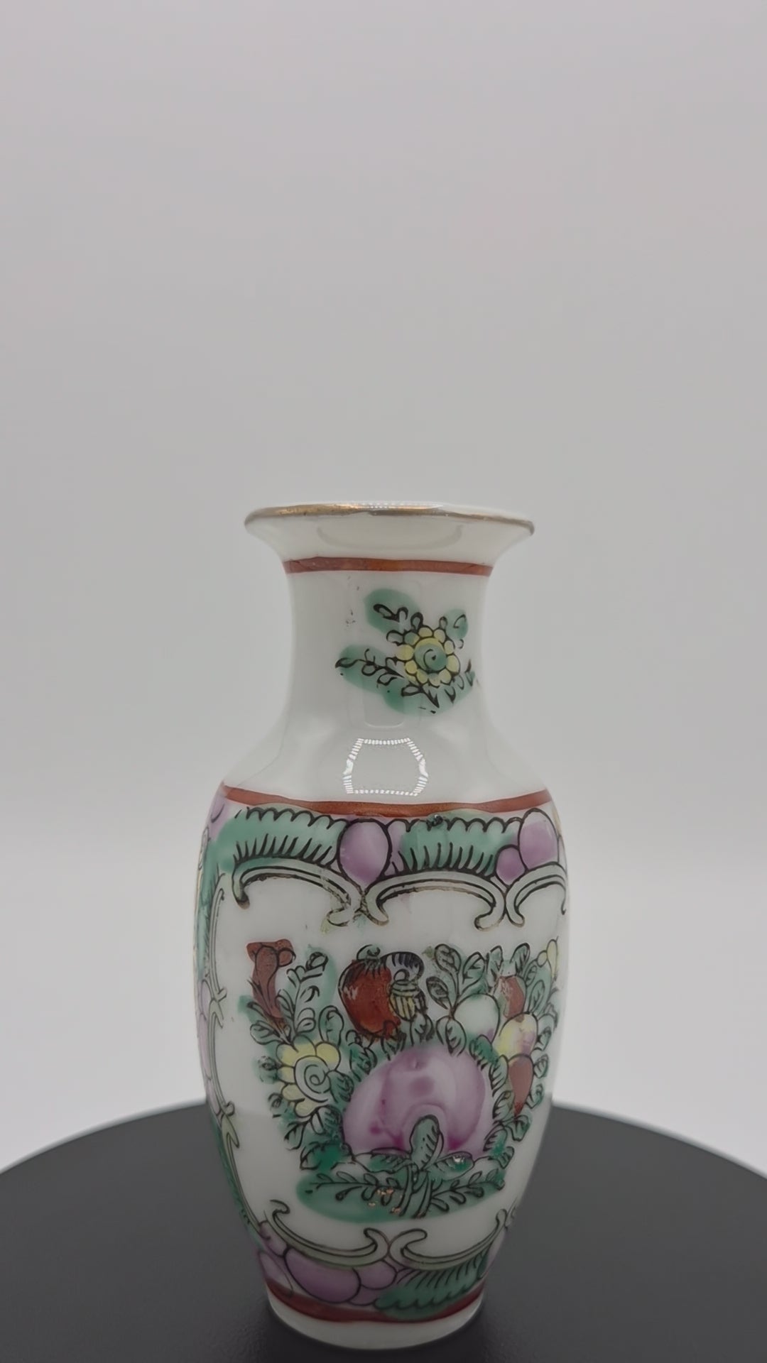 Vintage Chinese 'Famille Rose' Canton Miniatuur Vaas – Rose Medallion